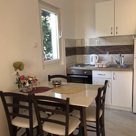 Apartmani Roganovic Луштиця Екстер'єр фото