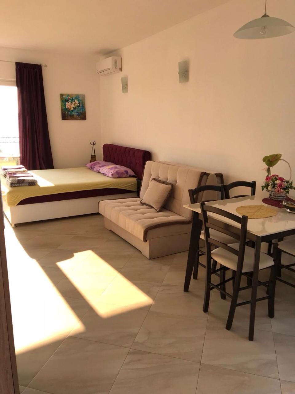 Apartmani Roganovic Луштиця Екстер'єр фото